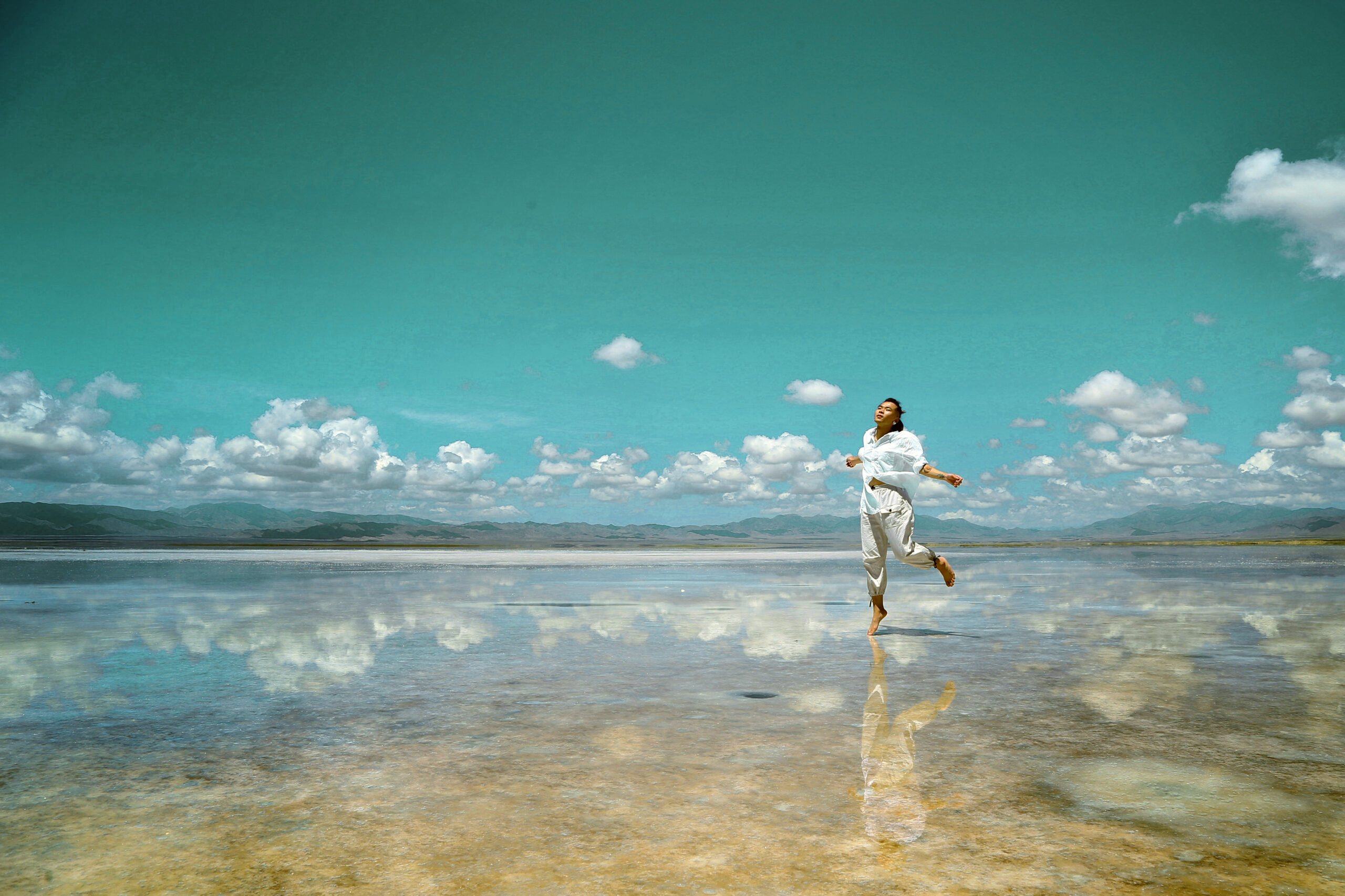 femme sur plage